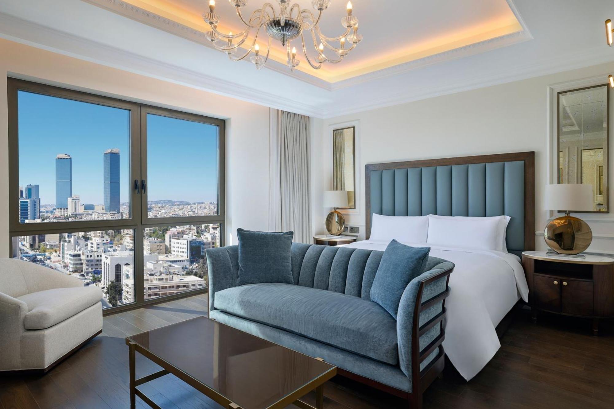 Hotel The Ritz-Carlton, Amman Esterno foto A bedroom at the Four Seasons Hotel