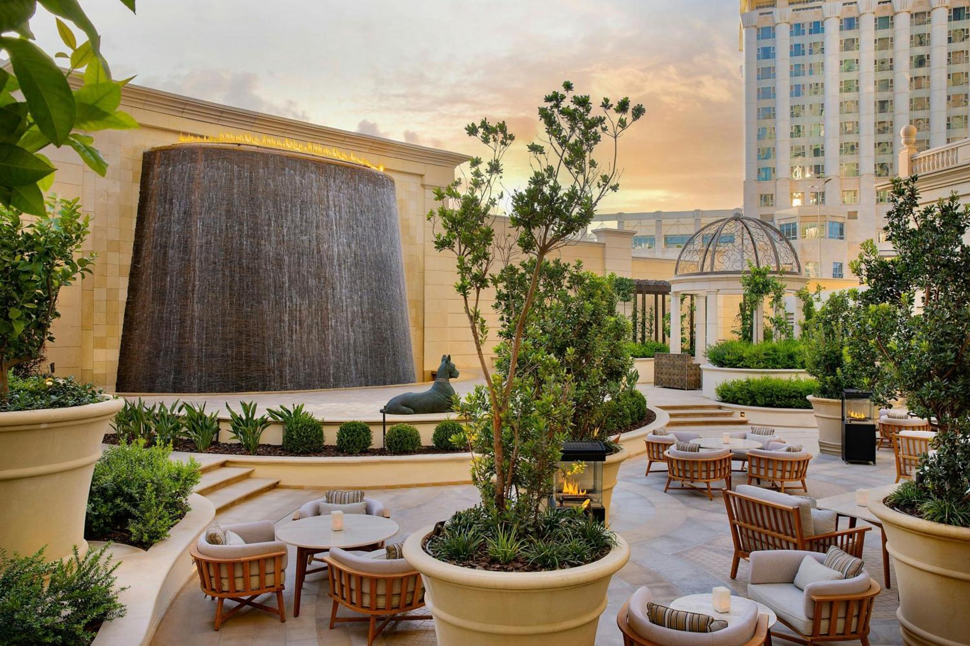 Hotel The Ritz-Carlton, Amman Esterno foto The Waterfall at Wynn