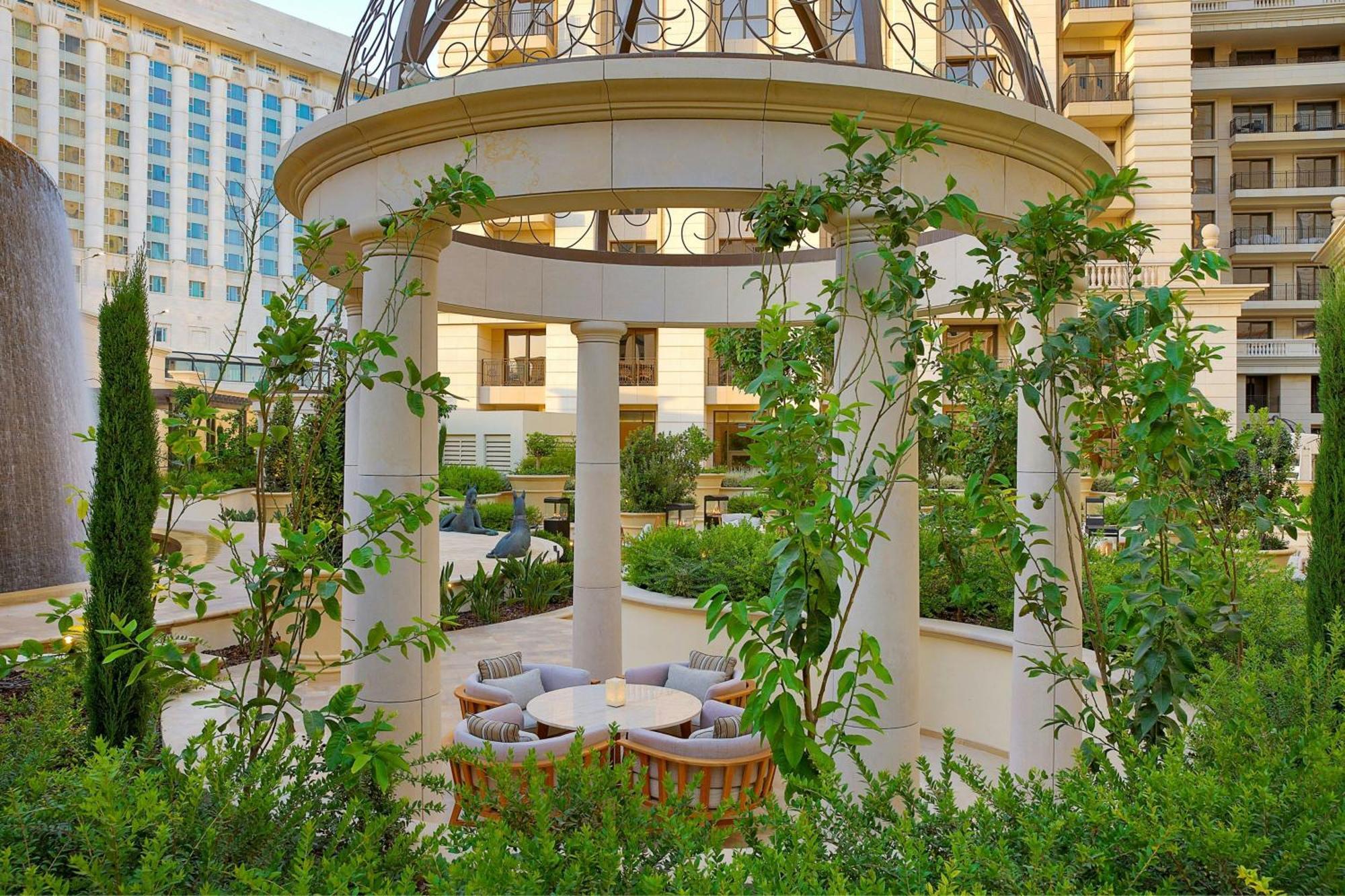 Hotel The Ritz-Carlton, Amman Esterno foto The garden at the Wynn