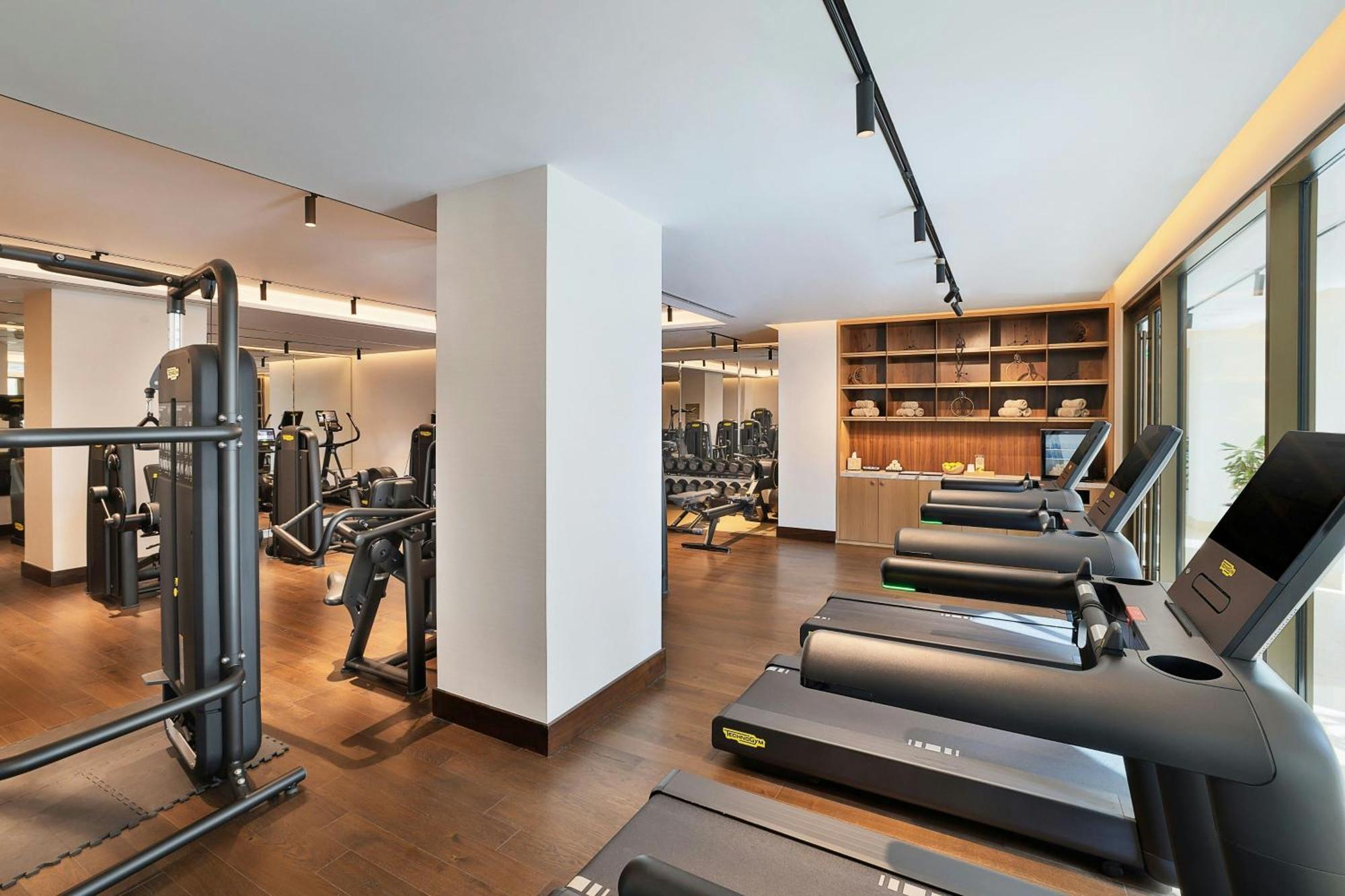 Hotel The Ritz-Carlton, Amman Esterno foto The gym at the hotel