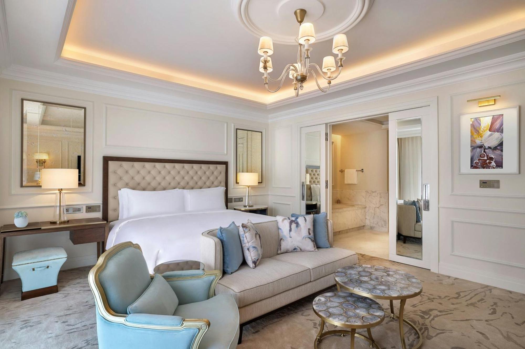 Hotel The Ritz-Carlton, Amman Esterno foto A bedroom at the hotel