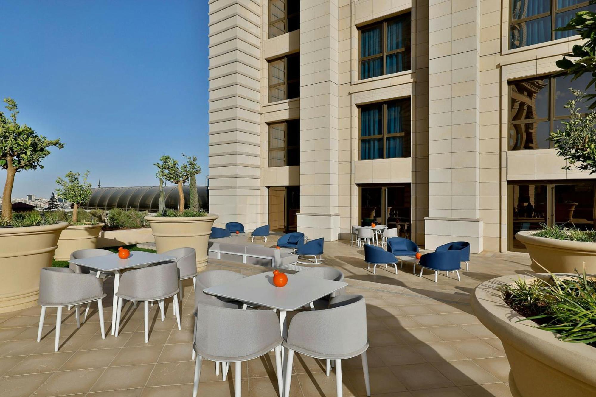 Hotel The Ritz-Carlton, Amman Esterno foto The Terrace