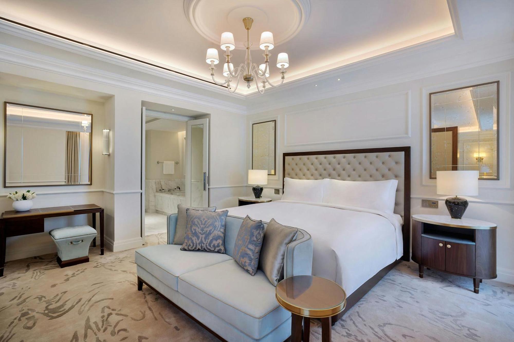 Hotel The Ritz-Carlton, Amman Esterno foto A bedroom at the hotel
