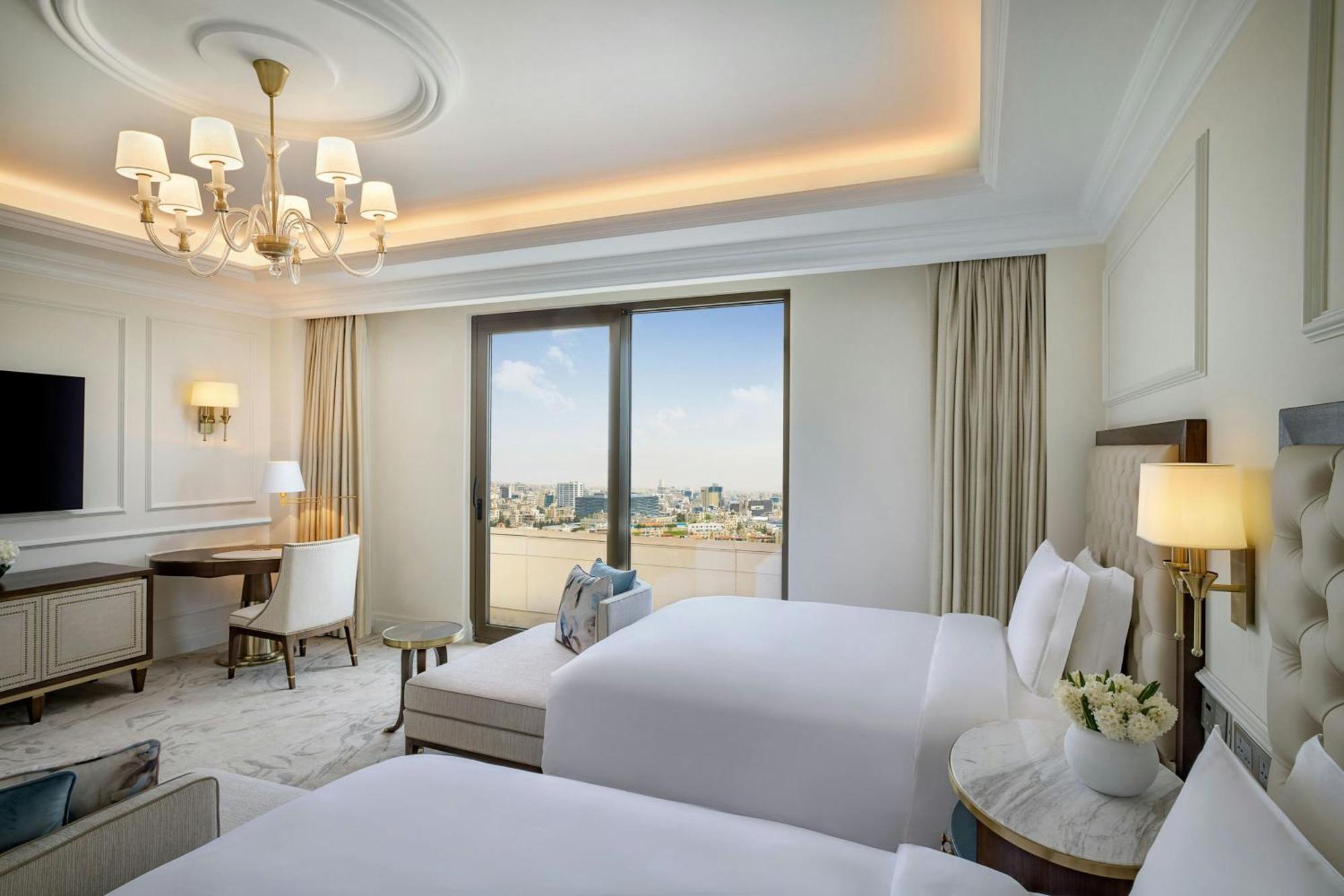 Hotel The Ritz-Carlton, Amman Esterno foto Deluxe Room